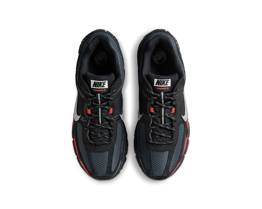 Nike Zoom Vomero 5 "Bred"
