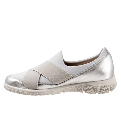 Trotters Urbana T2167-044 Womens Silver Canvas Lifestyle Sneakers Shoes