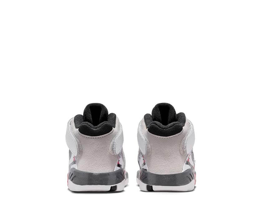 Air Jordan 8 Retro TD "Bugs Bunny"